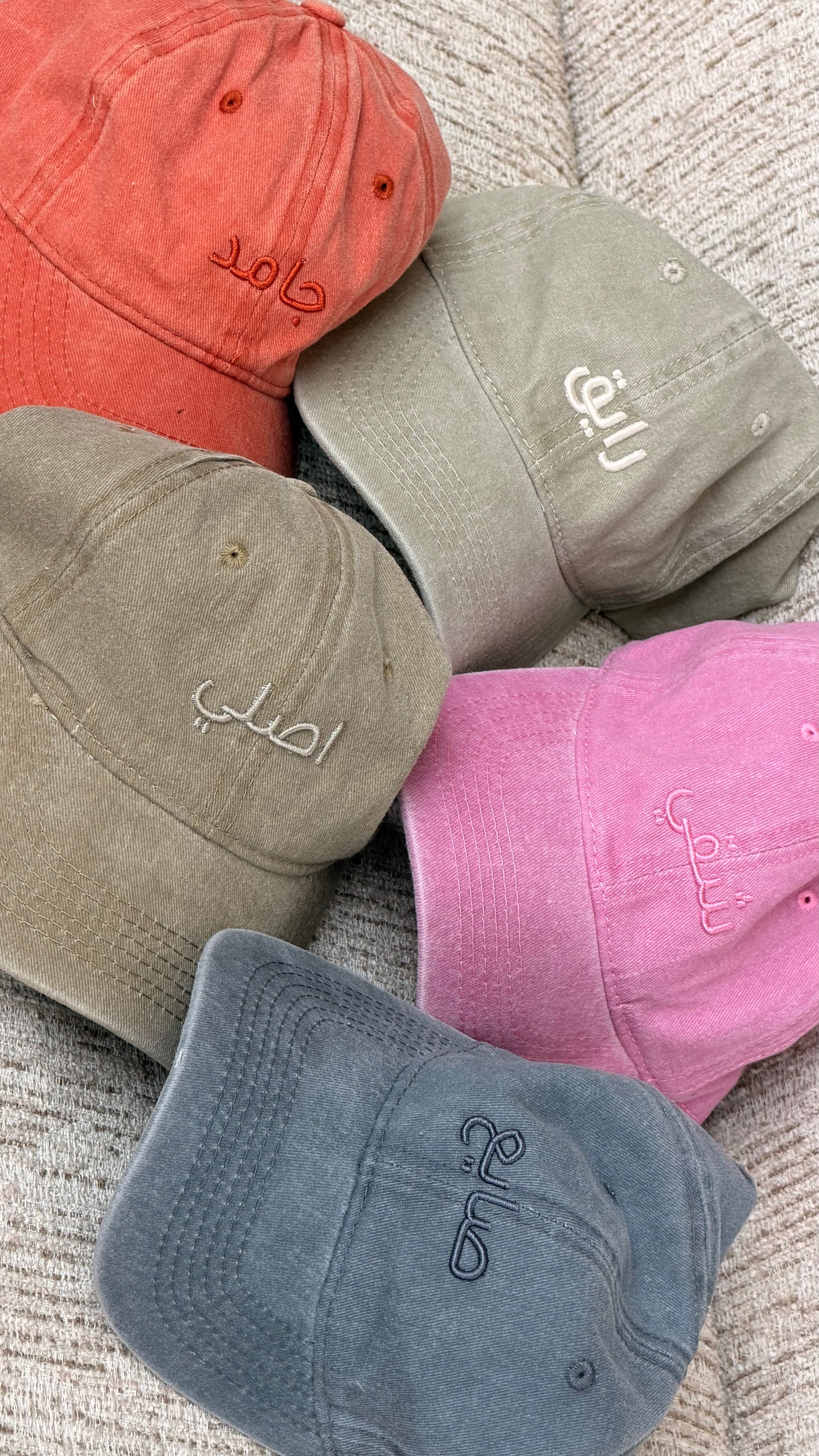 Caps